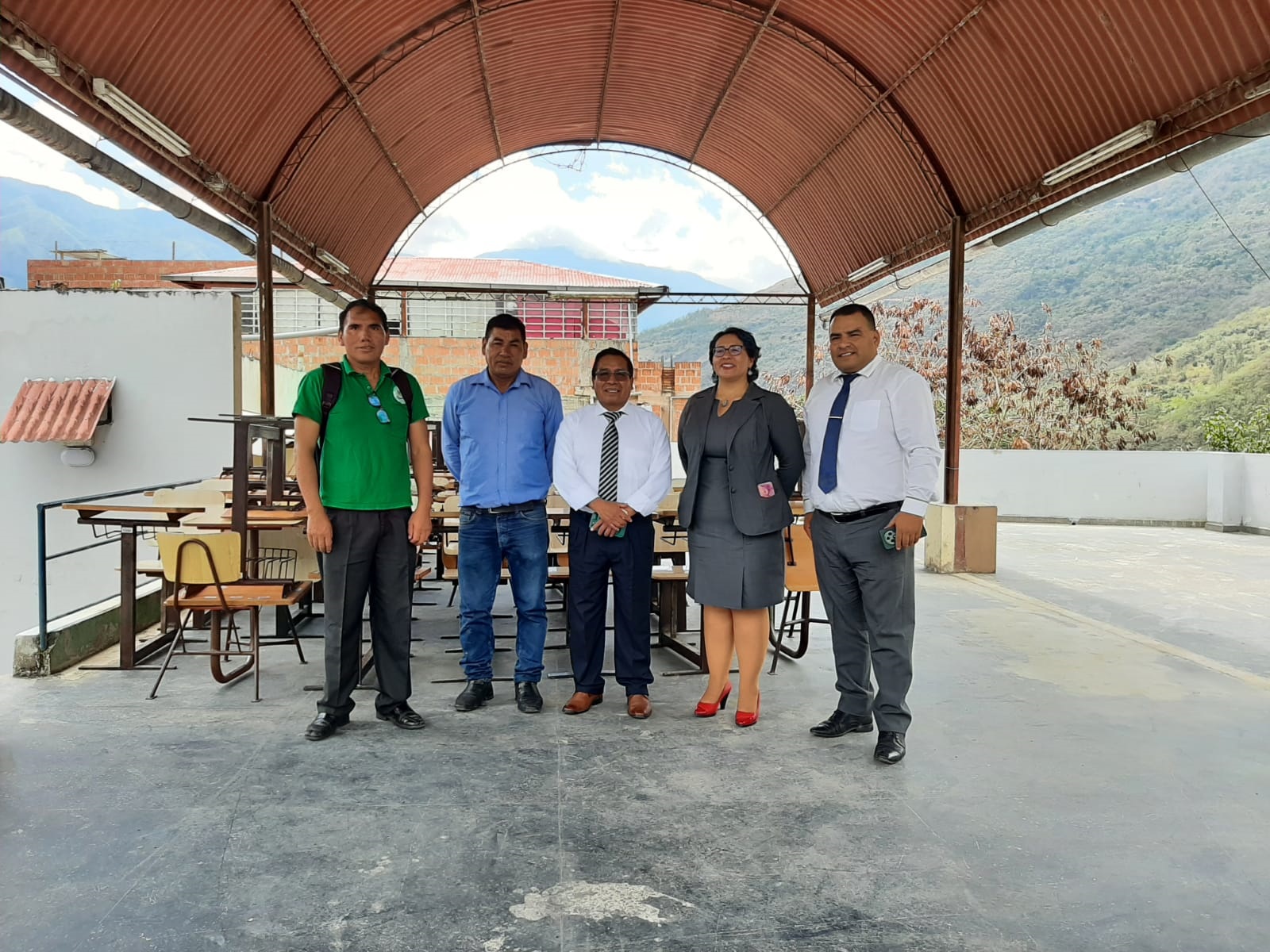Donación de mobiliario a la I.E. Leoncio Prado de la comunidad Huayopata Rodeo – Quillabamba